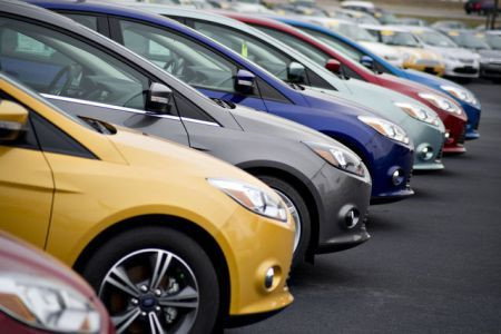Thời điểm vàng để mua ô tô tại Việt Nam: Săn xe giảm giá trăm triêu