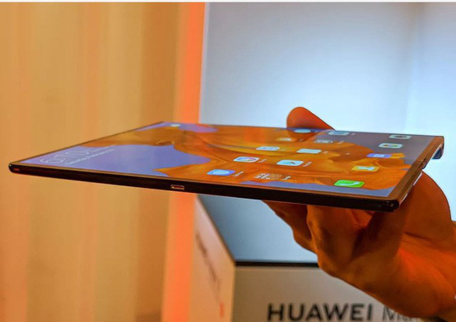 Huawei ra mắt smartphone màn hình gập 5G Mate X: mỏng hơn cả iPad Pro, sạc nhanh gấp 6 lần iPhone XS Max, giá 2.300 euro - Ảnh 13.