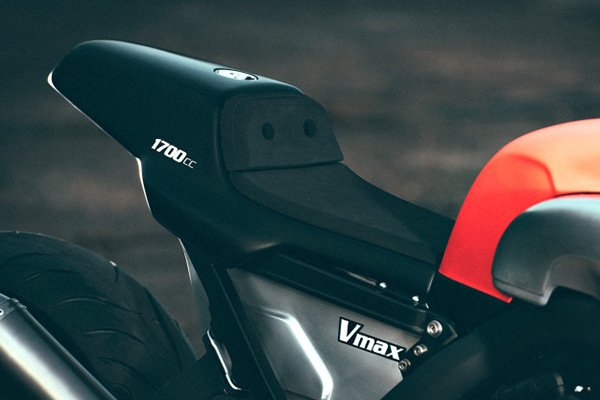 Mãn nhãn với Yamaha VMax độ Dragster lai Cafe-Racer