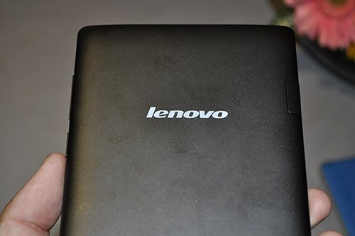 Lenovo tung máy tính bảng Tab 2 A7-10 giá 2 triệu đồng
