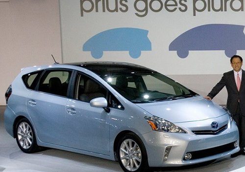 Toyota thu hồi hơn 600.000 xe lai chạy bằng xăng và điện