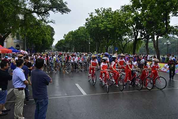 Habeco tài trợ giải đua xe đạp Hà Nội mở rộng năm 2015