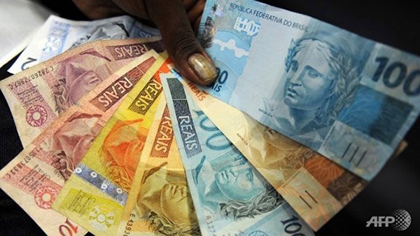 Đồng Real Brazil mất giá hơn 30% trong năm 2015