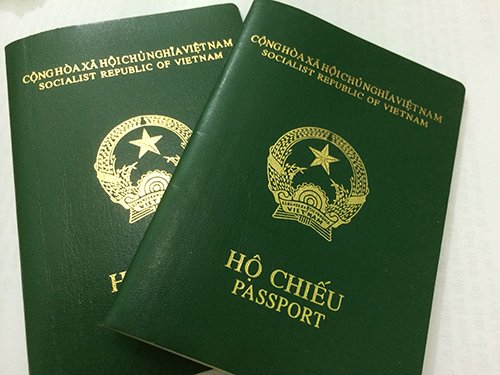 Cấp giấy miễn thị thực cho người Việt Nam ở nước ngoài