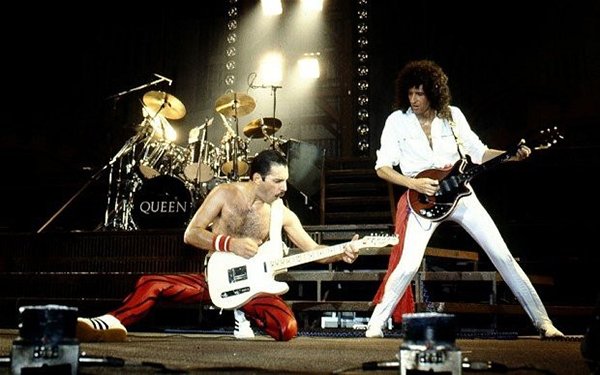 Ban nhạc Queen nhận danh hiệu Huyền thoại sống