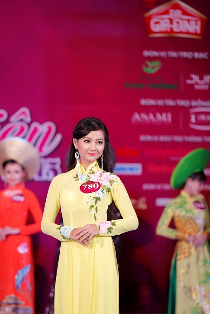 Công bố Top 50 thí sinh vào Chung kết “Nữ sinh viên Việt Nam duyên dáng 2015”