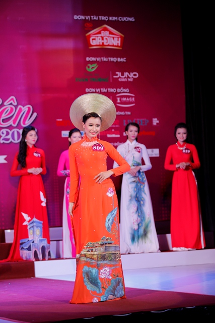 Công bố Top 50 thí sinh vào Chung kết “Nữ sinh viên Việt Nam duyên dáng 2015”