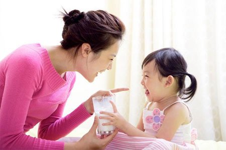 Mách mẹ cách chọn loại sữa công thức tốt nhất cho trẻ