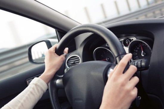 Tìm hiểu các tín hiệu giao tiếp bằng tay của lái xe