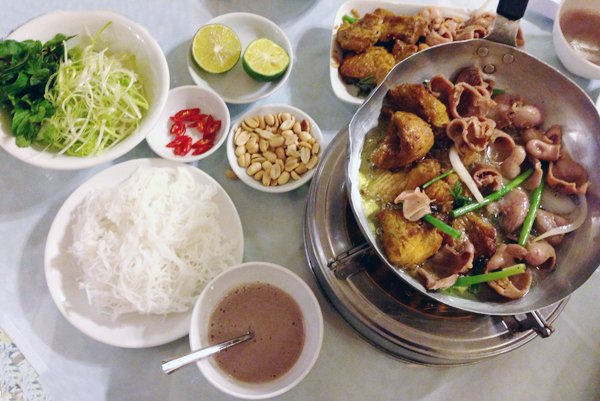 4 quán ăn kiêu nhưng vẫn được yêu ở Hà Nội