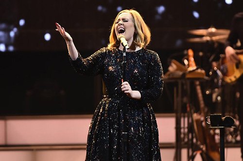 Adele được vinh danh nhờ doanh số bán đĩa