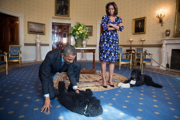 Những bức ảnh hạnh phúc đáng ghen tị của Michelle và Barack Obama