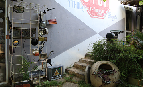 Độc đáo quán cà phê "giao thông" ở Đà Nẵng