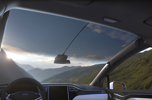 Người dùng Tesla Model X ‘choáng’ vì giá thay thế kính chắn gió