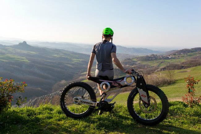Moto Parilla Carbon: Xe đạp điện thể thao chinh phục rẻo cao