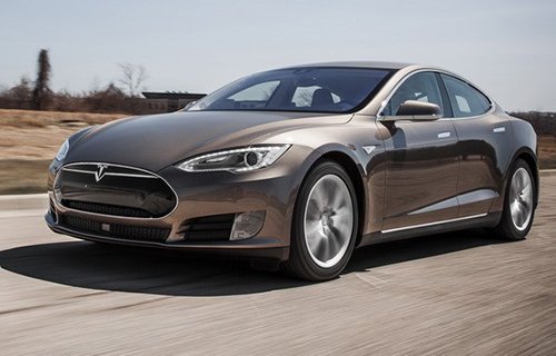 Hãng xe Tesla bị điều tra liên quan đến sự cố hệ thống tự lái