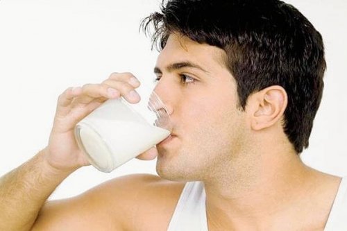 Thói quen uống sữa tươi, sữa chua cực hại sức khỏe