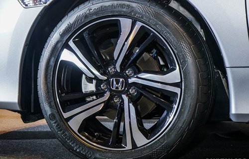 Cận cảnh Honda Civic 2016 bản cao cấp giá 721 triệu đồng