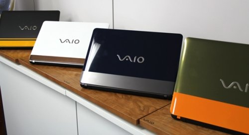 Máy tính xách tay Vaio C15 đầy màu sắc, giá cao