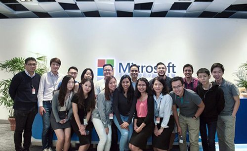 Từ nữ sinh trường làng đến nhân viên Microsoft Singapore