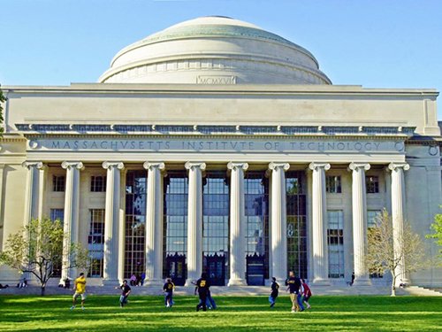 Đại học Princeton vượt Harvard thành trường tốt nhất nước Mỹ