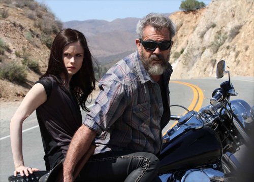 Ngộp thở xem “bố già” Mel Gibson đua xe ở tuổi 60