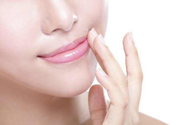 5 thủ thuật với đôi môi giúp bạn trẻ hơn chục tuổi