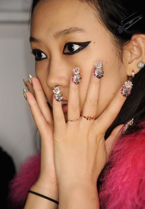 Những mẫu nail siêu độc tại New York Fashion Week