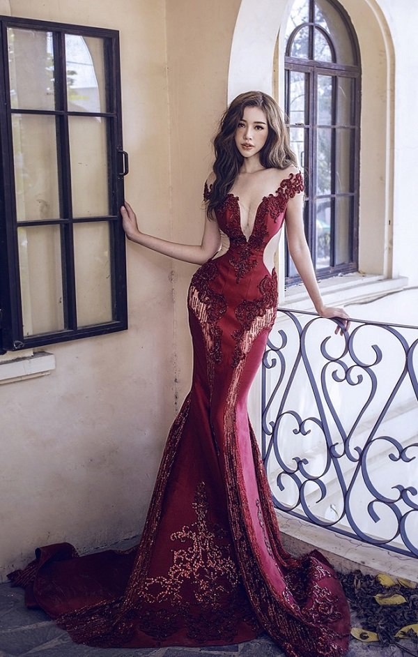 Elly Trần nữ tính với 6 bộ đầm phong cách công chúa
