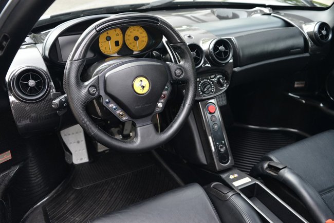 Ngắm Ferrari Enzo đen bóng giá 75,9 tỷ đồng