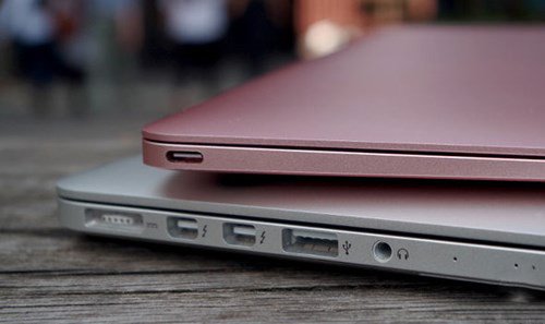 Apple lùi ngày giao hàng MacBook Pro mới