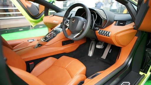 Ngắm Lamborghini Aventador màu rắn xanh cực "độc"