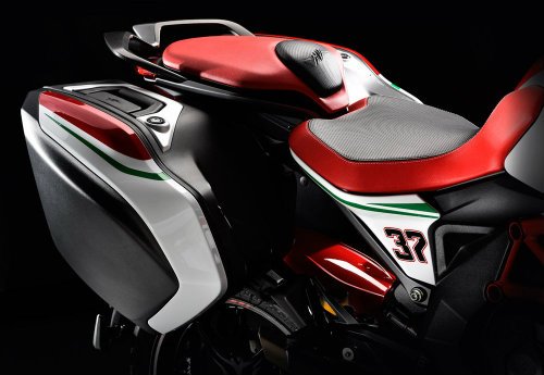 2017 MV Agusta Turismo Veloce RC "thách đấu" Ducati