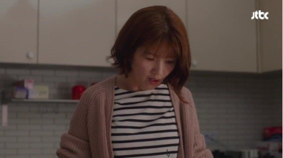 "Chị Đẹp" tập 8: Chị gái Jung Hae In biến sắc khi nhìn thấy thứ này trong phòng anh