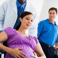 Quanh chuyện rặn đẻ khi sinh thường cũng có không ít "pha" dở khóc dở cười.