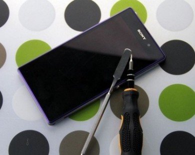 ’Mổ bụng’ điện thoại chụp hình 20 ’chấm’ Sony Xperia Z1