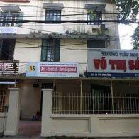 Cảnh ngột ngạt ở hai trường tiểu học nổi tiếng thủ đô