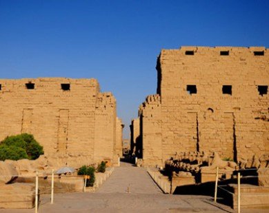 Karnak, đền thiêng giữa sa mạc nóng bỏng