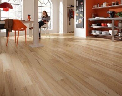 Làm thế nào để bảo vệ sàn gỗ khi nhà bị thấm?