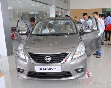Nissan Sunny đột ngột giảm giá gần 30 triệu