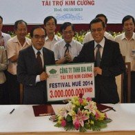 Công ty bia Huế tài trợ Kim cương cho Festival Huế 2014