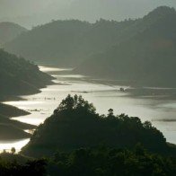 ‘Hạ Long trên cạn’ ở Thung Nai