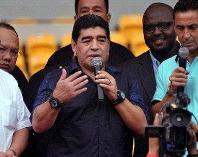 Maradona ngoảnh mặt với quê hương
