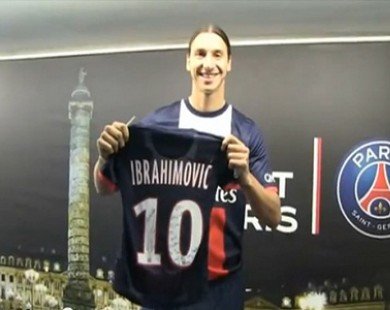 Ibrahimovic tặng quà em bé bị ung thư