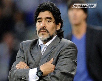 Maradona muốn thay thế Benitez dẫn dắt Napoli