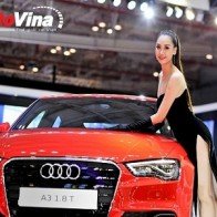 “Nóng” cùng người đẹp Vietnam Motorshow 2013