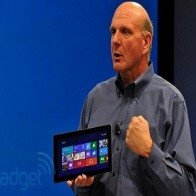 Microsoft tăng lợi nhuận dù thị trường PC ế ẩm