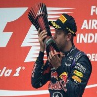 Lần thứ 4 đăng quang F1, Vettel phá vỡ kỷ lục của Schumacher