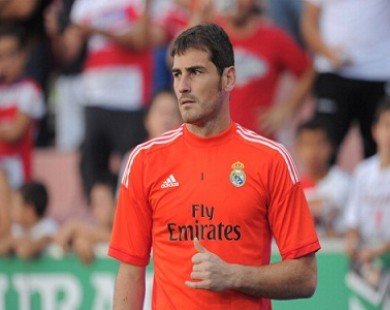 Casillas chuẩn bị chia tay Real, gia nhập Barca?
