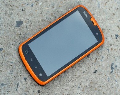 Khó có thể tìm được một smartphone chống nước có mức giá cạnh tranh như Zing Plus.